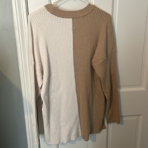 Abercrombie Sweater - Picture 4 of 5